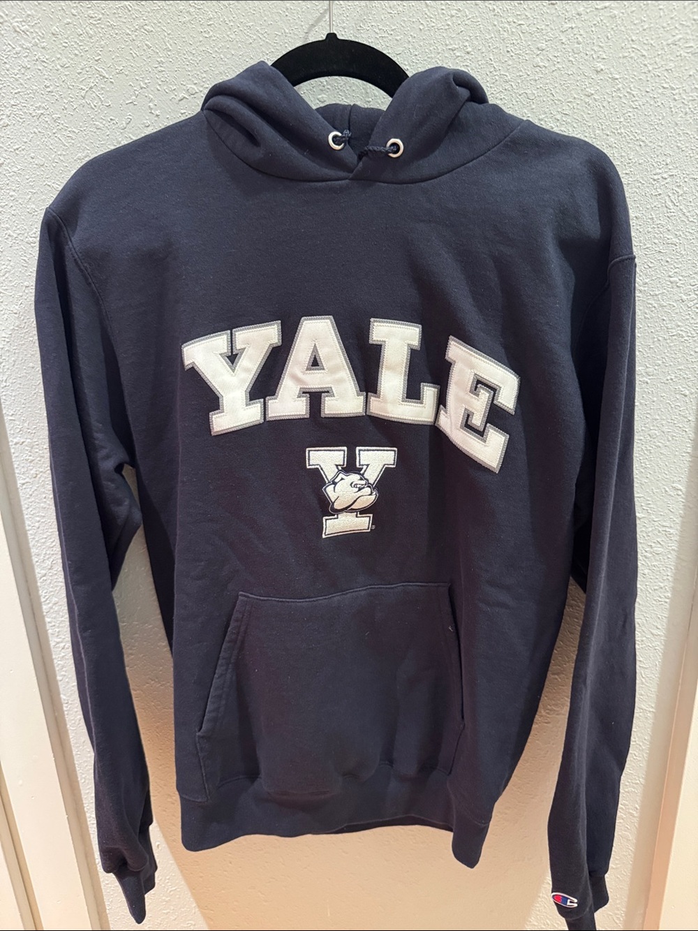 Champion Pullover Hoodie sweatshirt Navy Yale with Bulldog Y Size S